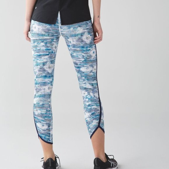 Lululemon Real Quick Tight Blurry Belle Multi / Hero Blue | 8 - Picture 4 of 15